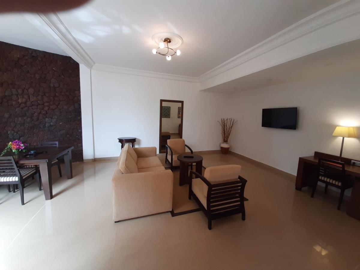 Iris Hotel Dakar Dış mekan fotoğraf