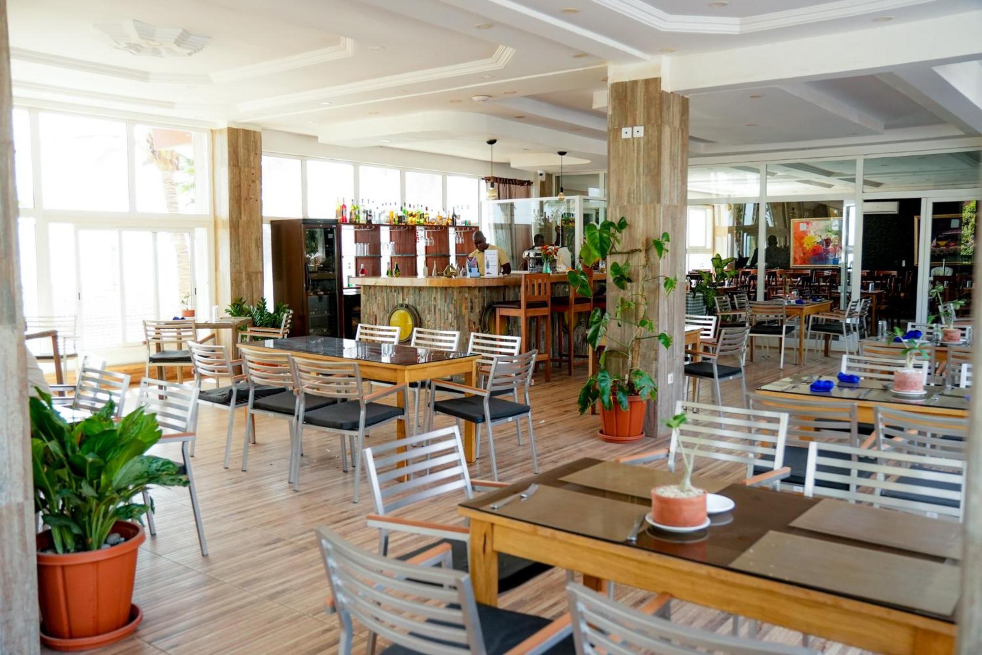 Iris Hotel Toubab Dialaw Dış mekan fotoğraf