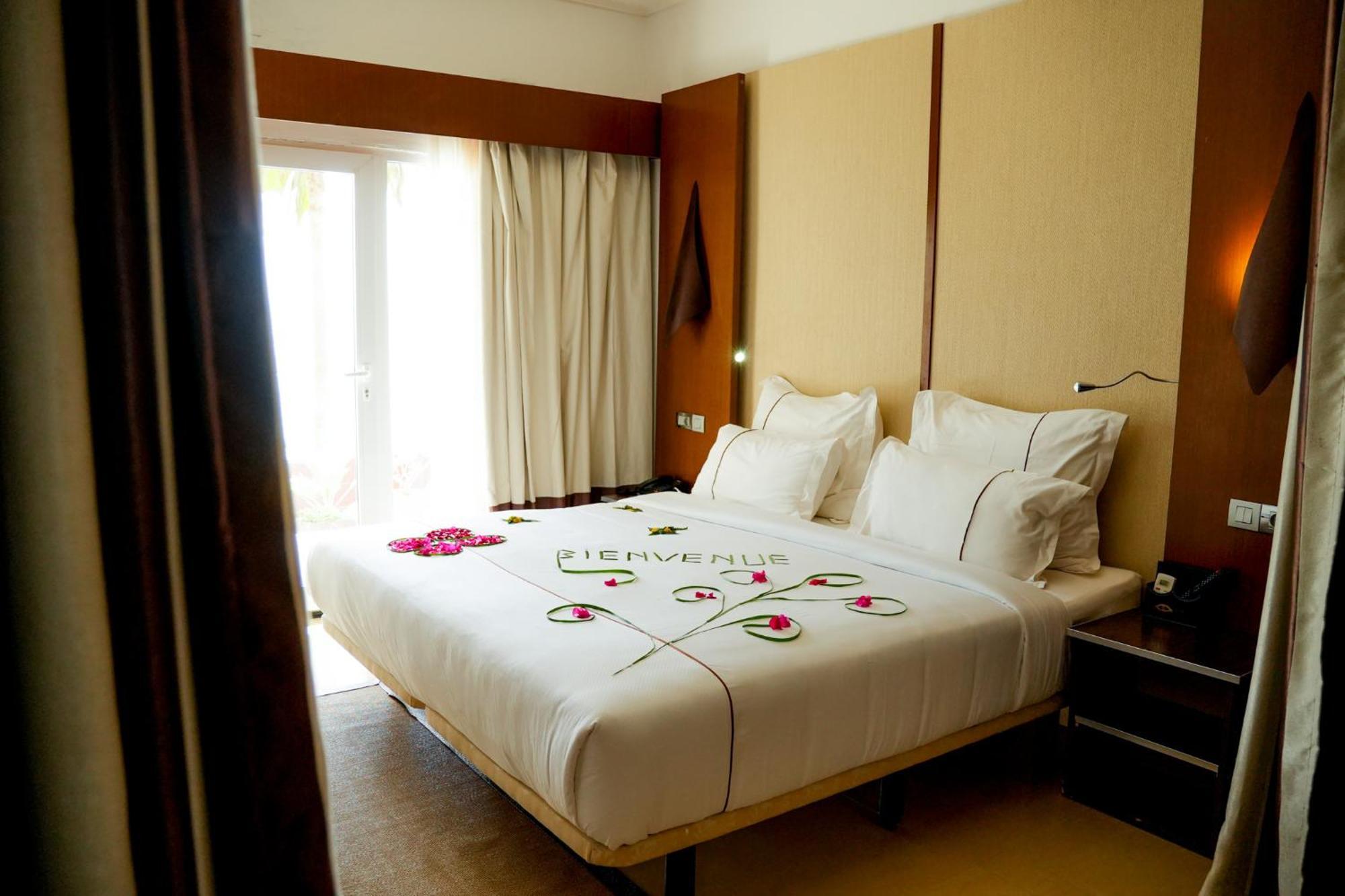 Iris Hotel Toubab Dialaw Dış mekan fotoğraf