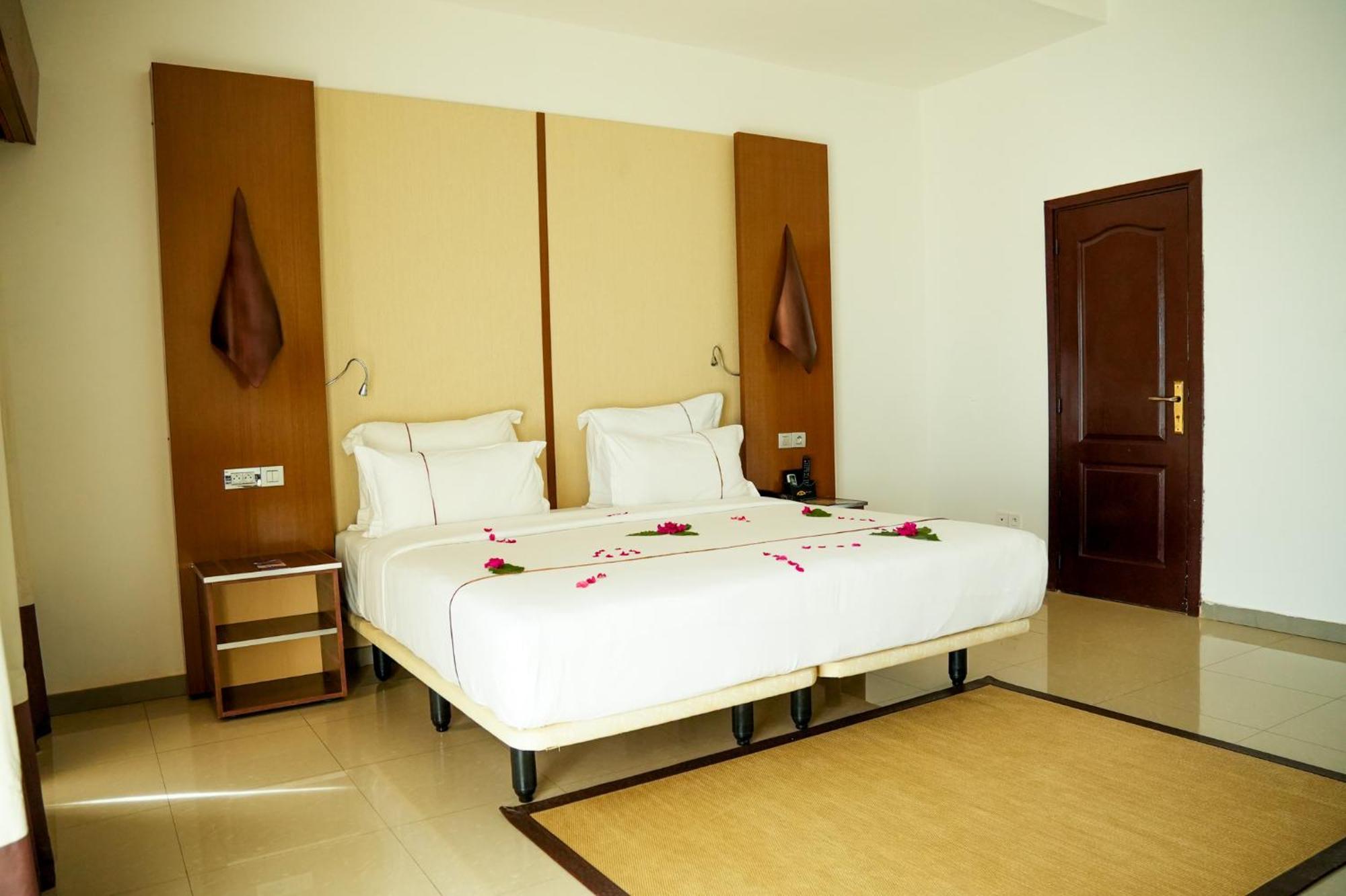 Iris Hotel Toubab Dialaw Dış mekan fotoğraf