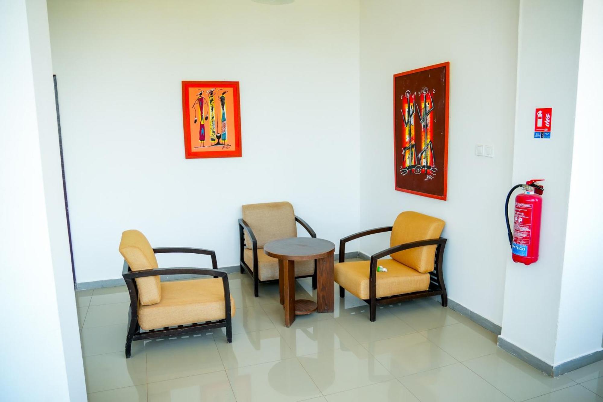 Iris Hotel Toubab Dialaw Dış mekan fotoğraf